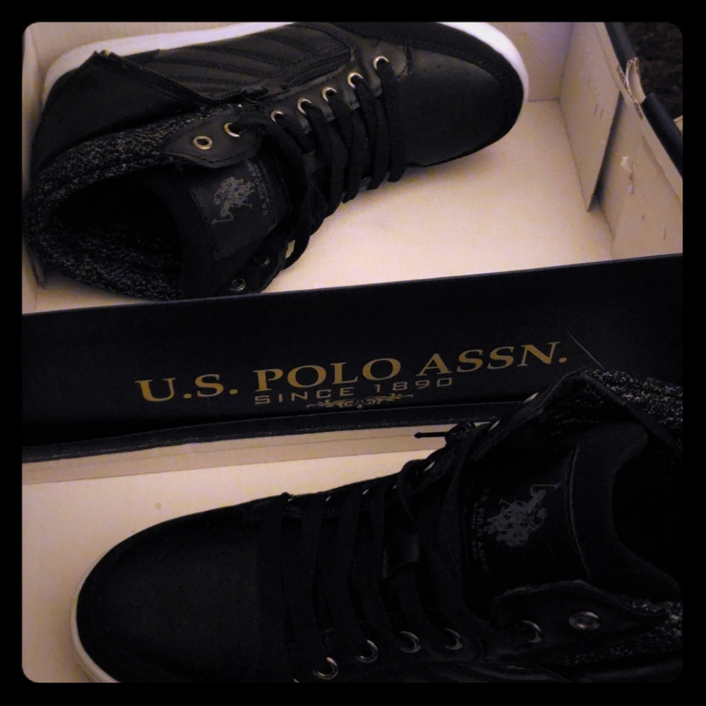 Sneakers